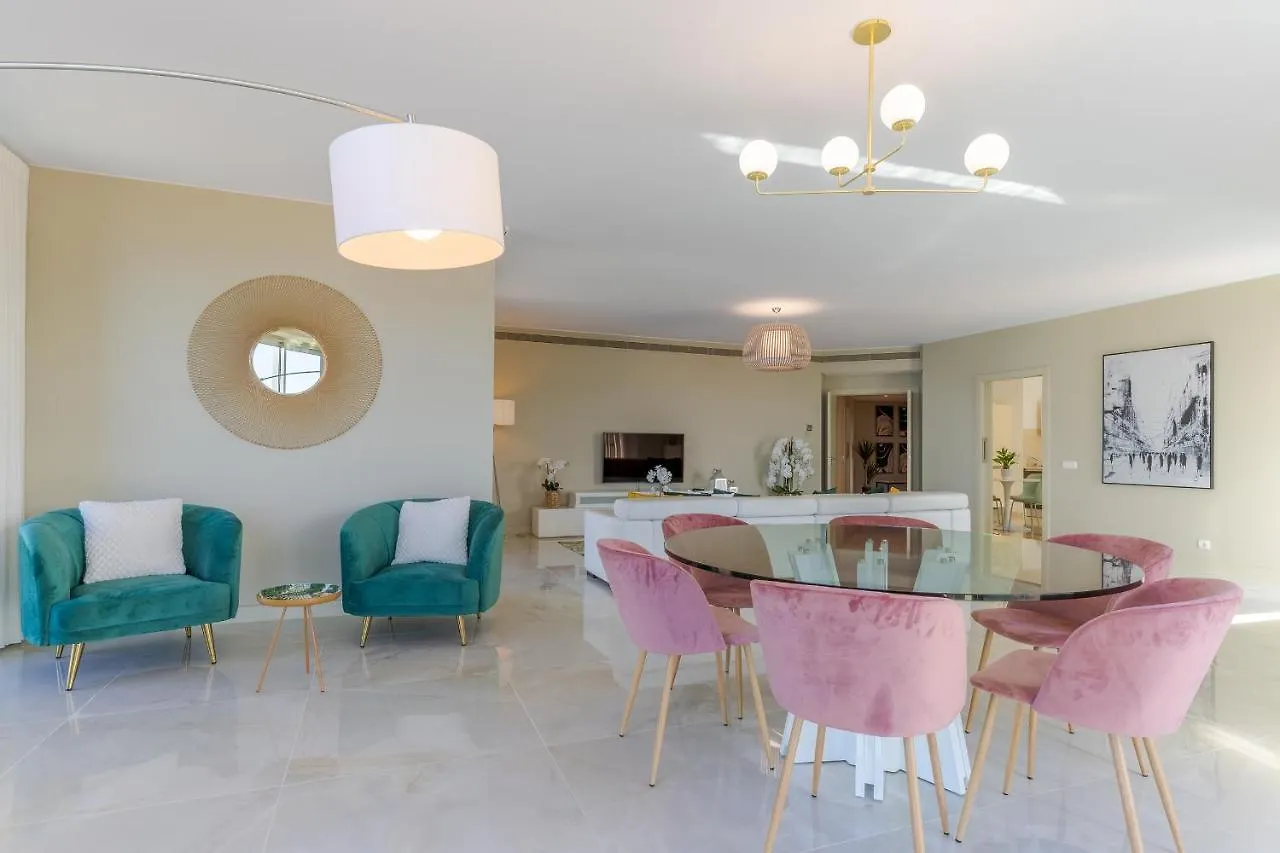 Lux Apartment First Row Madeira Palace By Hr Madeira Funchal  Funchal (Madeira)